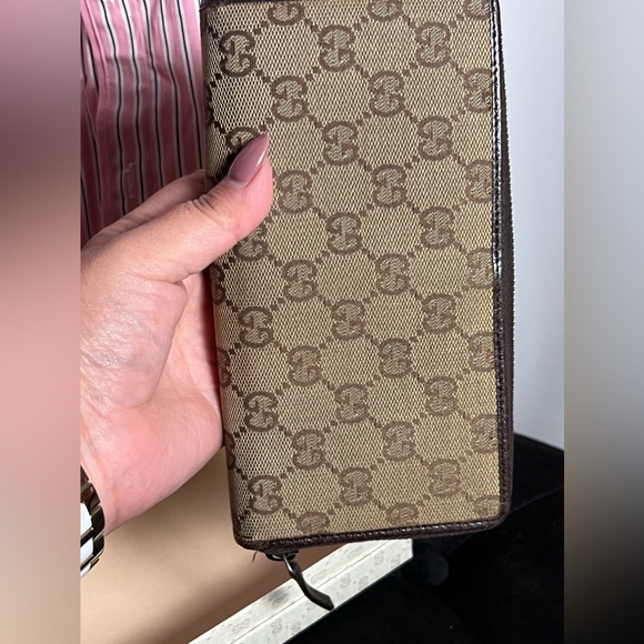 EUC Authentic Gucci monogram zippy wallet ❤️ - Picture 8 of 15